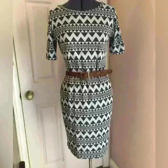 Lularoe Black gray chevron geometric dress womens size medium - Picture 1 of 4